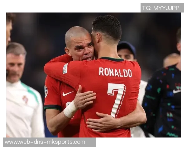 C罗在欧洲杯期间意外受伤的经过与影响分析